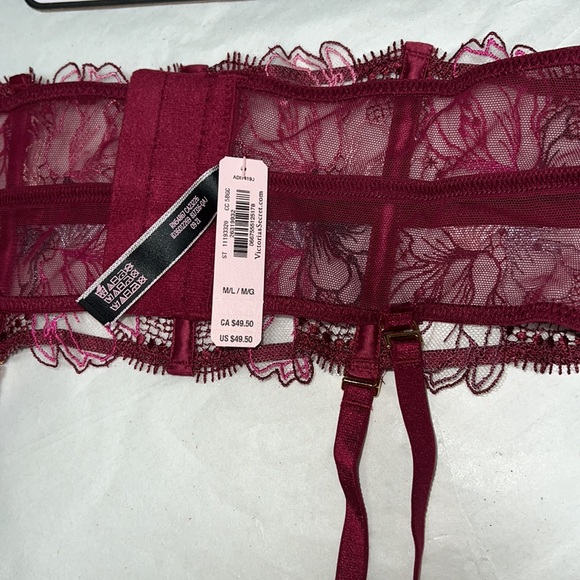 (L) 2pcs Victoria’s Secret Floral Embroidered Set Garter and Thong Panty - Picture 11 of 14